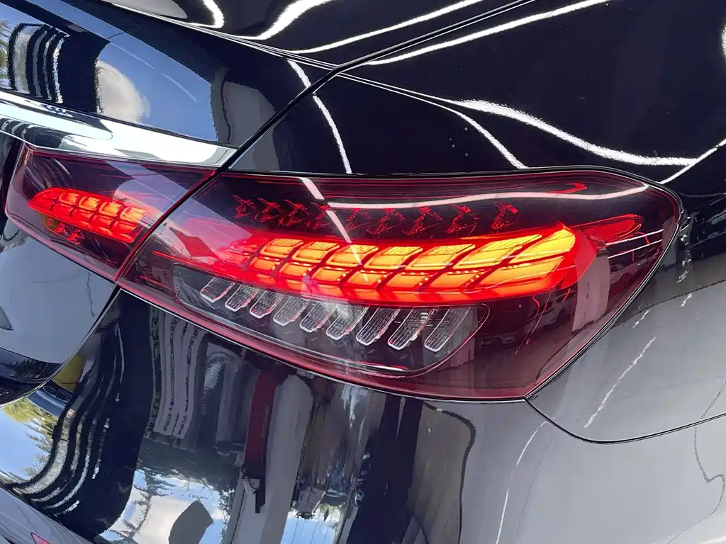 Mercedes-Benz E-Class 2023 — фото 21