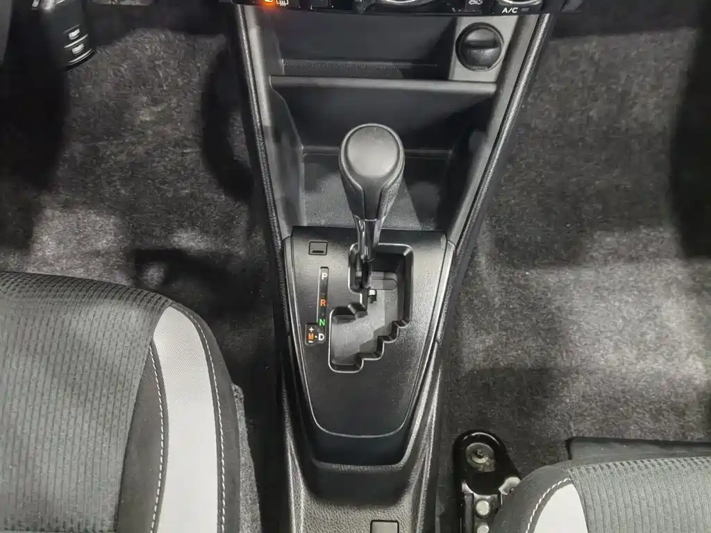 Toyota Yaris L 2021 — фото 13