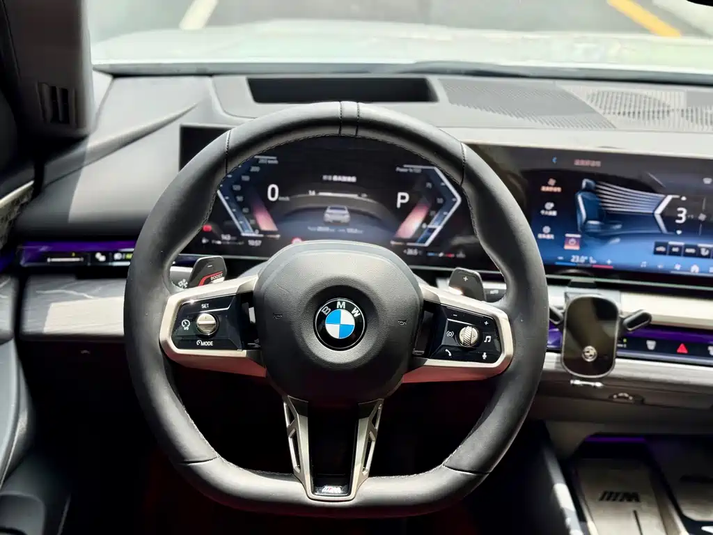BMW 5 Series 2024 — фото 15