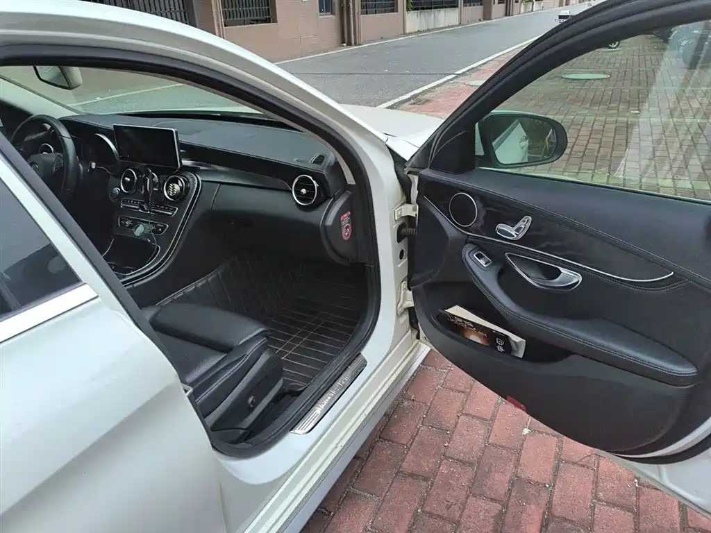 Mercedes-Benz C-Class 2016 — фото 20