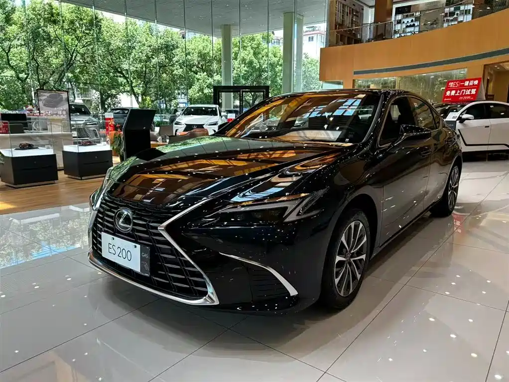 Lexus ES 2024 — фото 1
