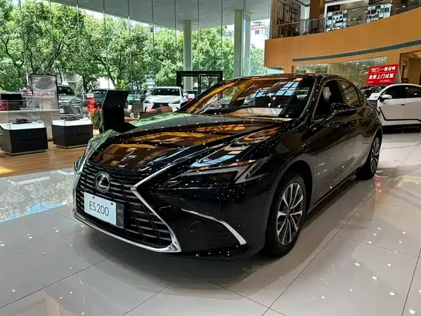 Lexus ES 2024
