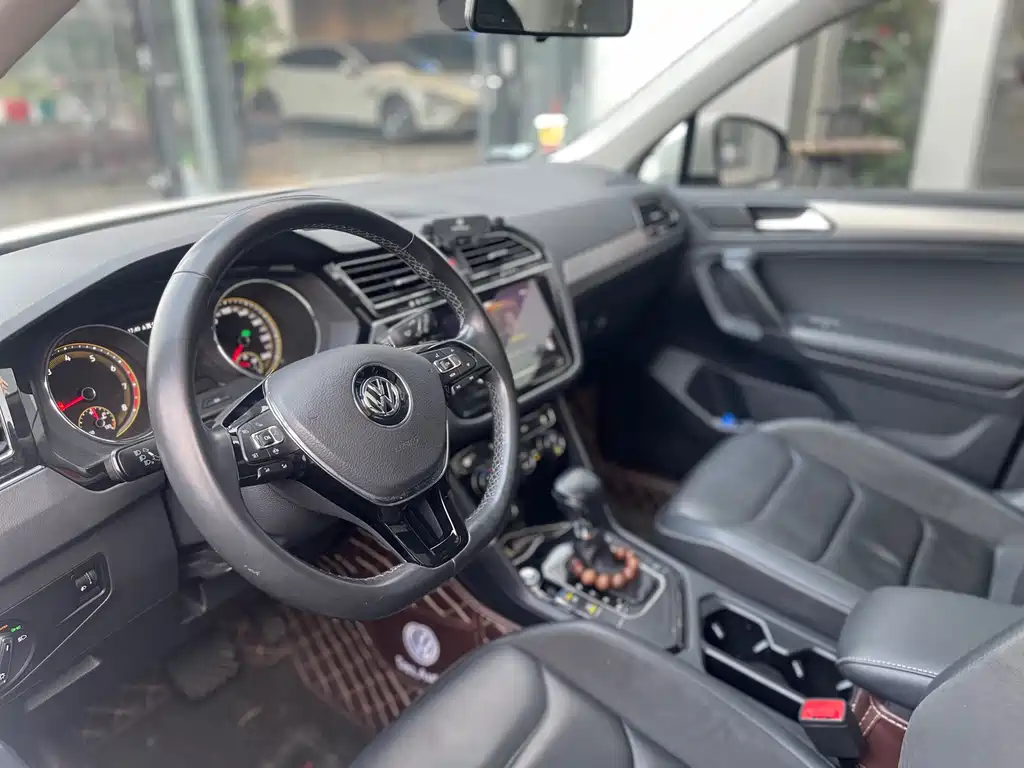 Volkswagen Tiguan L 2020 — фото 9