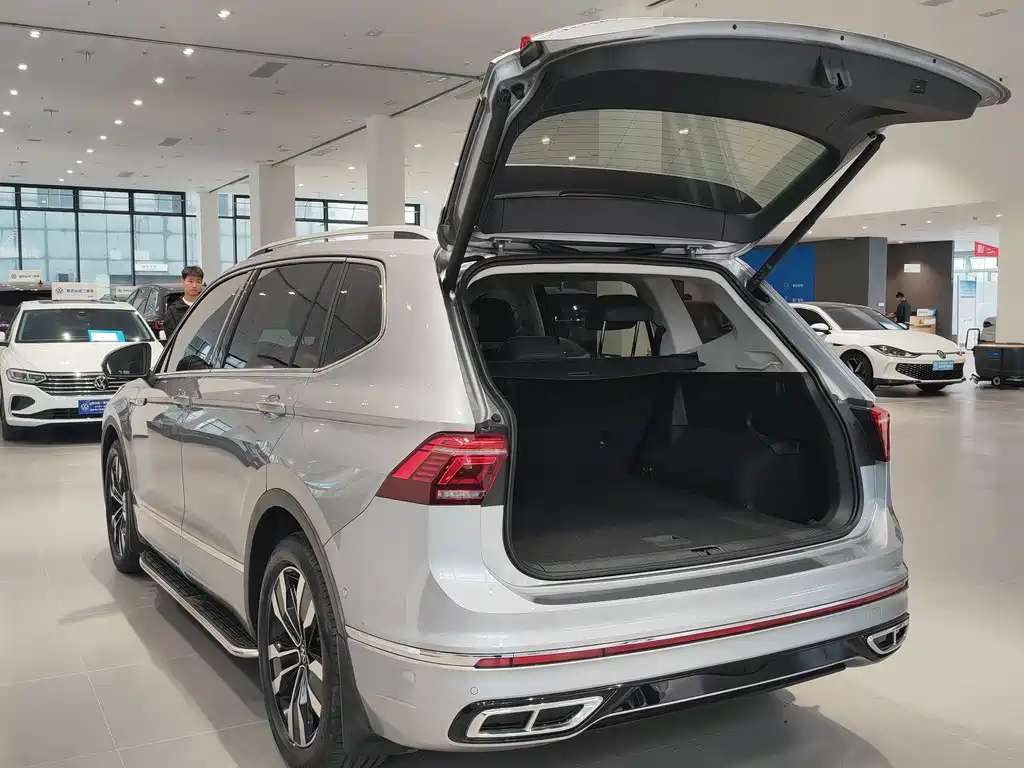 Volkswagen Tiguan L 2022 — фото 13