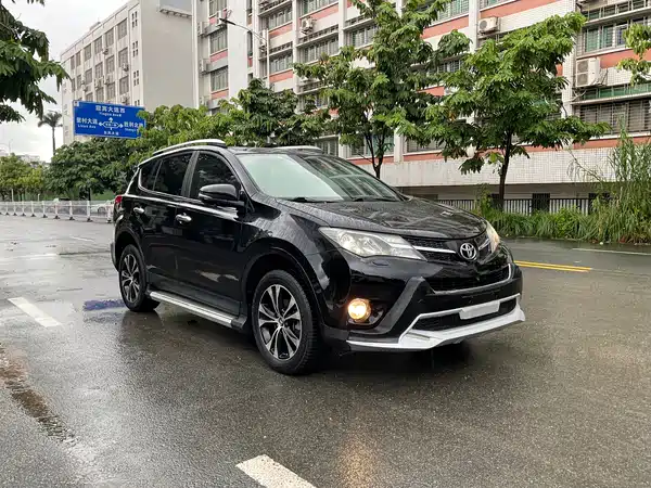 Toyota RAV4 2015