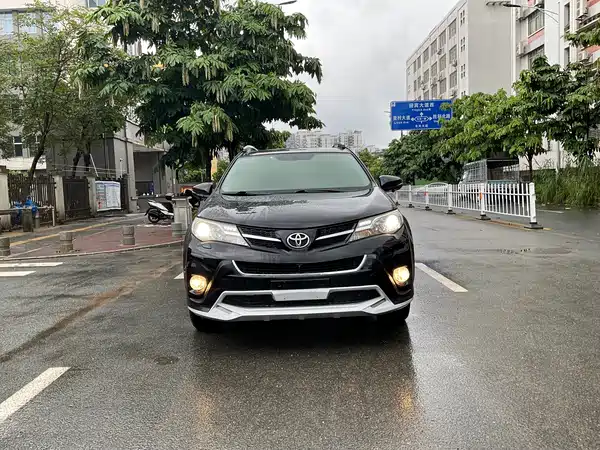 Toyota RAV4 2015