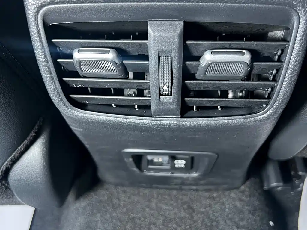 Toyota Corolla 2022 — фото 17