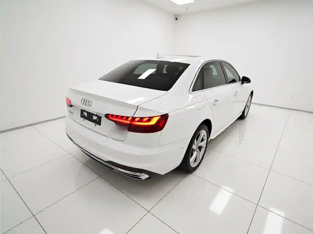Audi A4L 2021 — фото 7