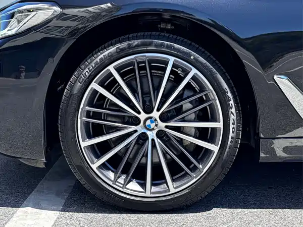 BMW 5 Series 2023