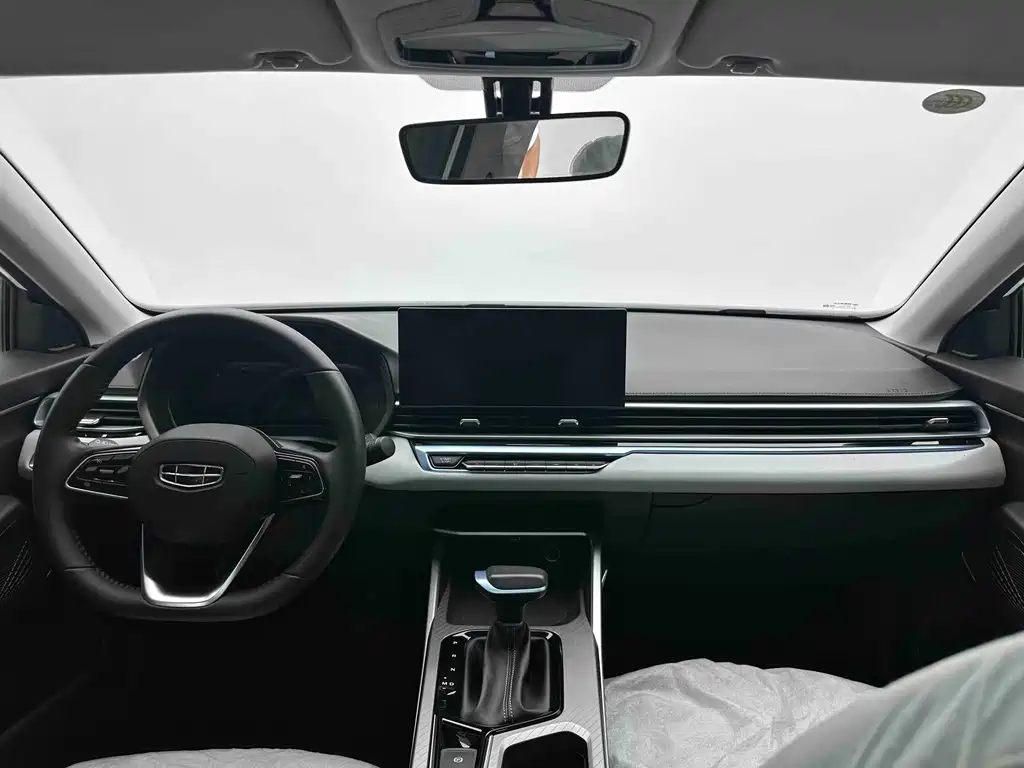 Geely Emgrand 2023 — фото 16