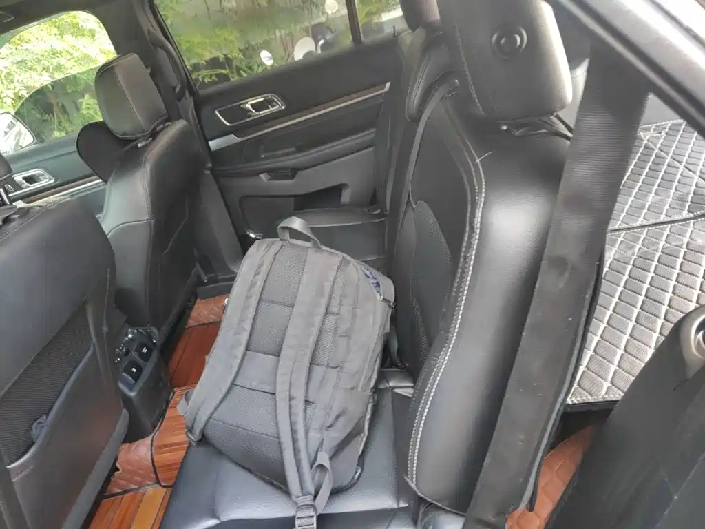 Ford Explorer 2019 — фото 15
