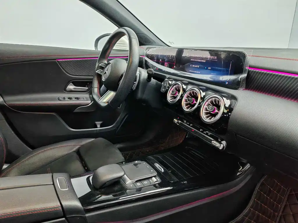Mercedes-Benz A-Class 2023 — фото 14