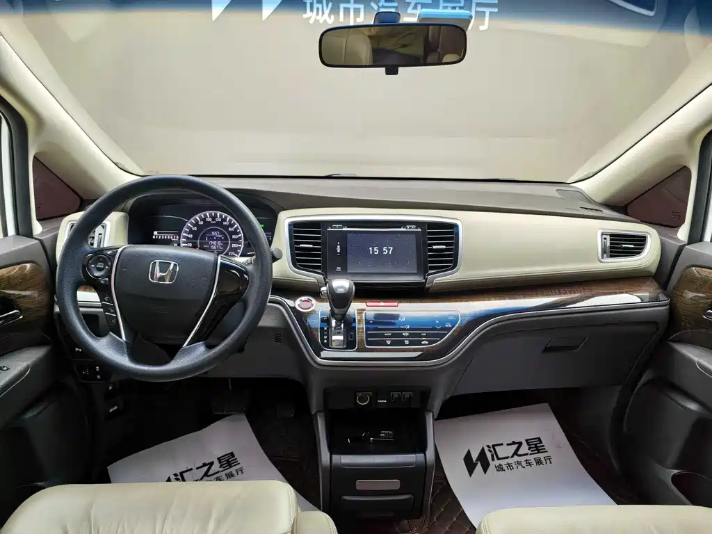 Honda Odyssey 2017 — фото 12