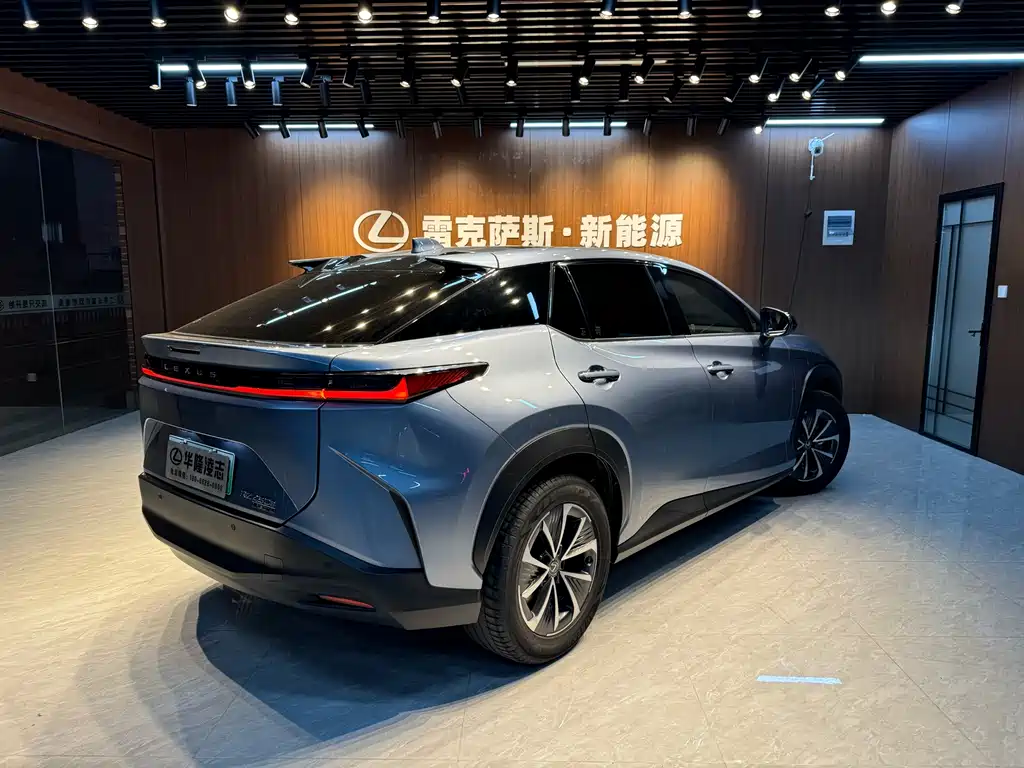 Lexus RZ 2023 — фото 3