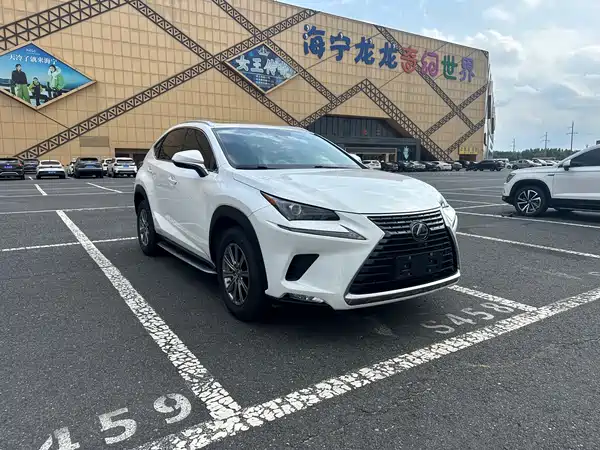 Lexus NX 2021