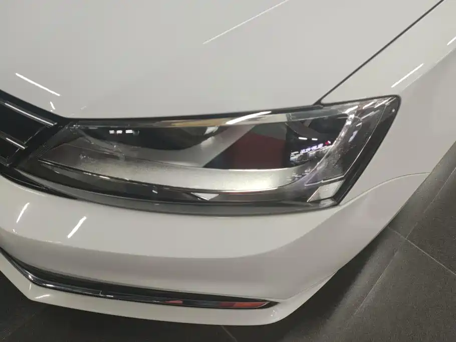 Volkswagen Sagitar 2017