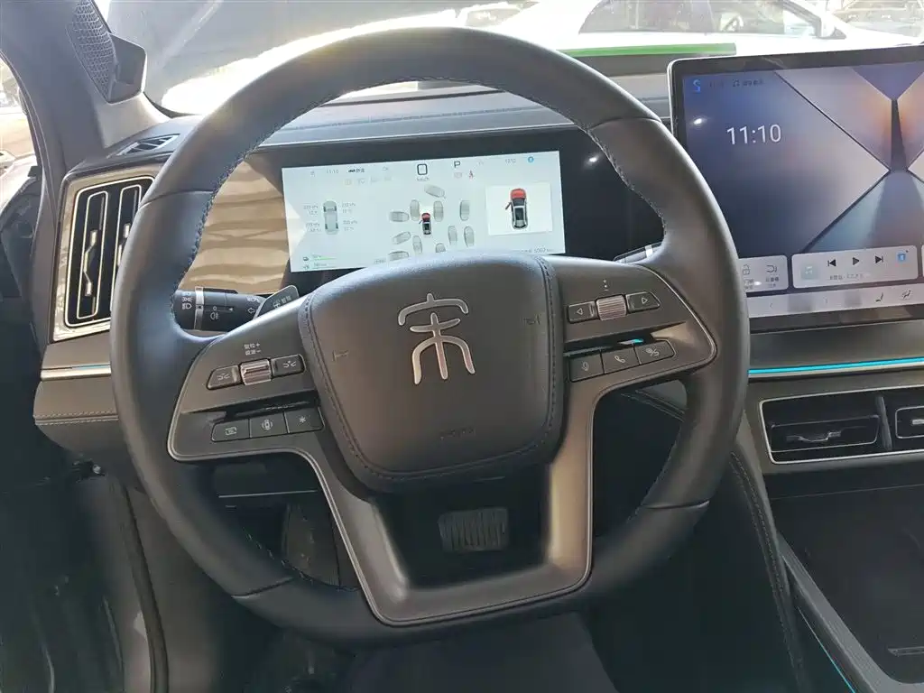 BYD L DM-i 2025 — фото 11