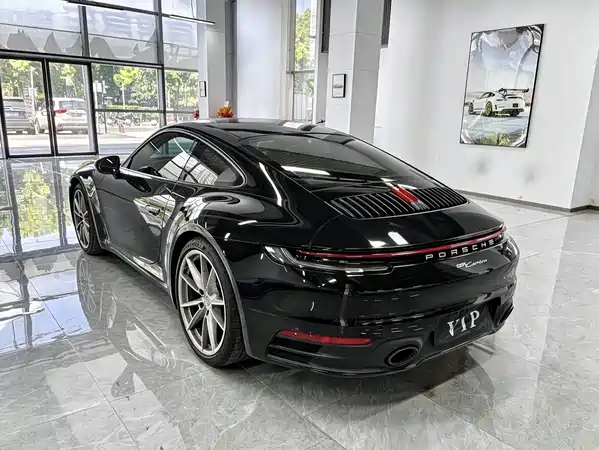 Porsche 911 2023
