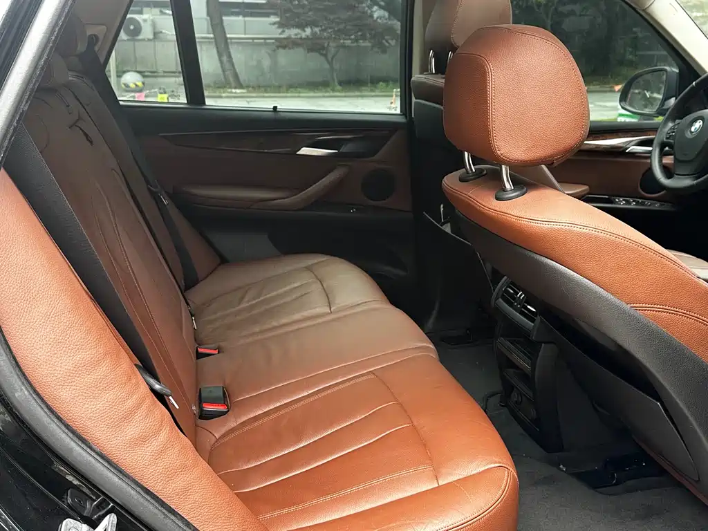 BMW X5 2018 — фото 12