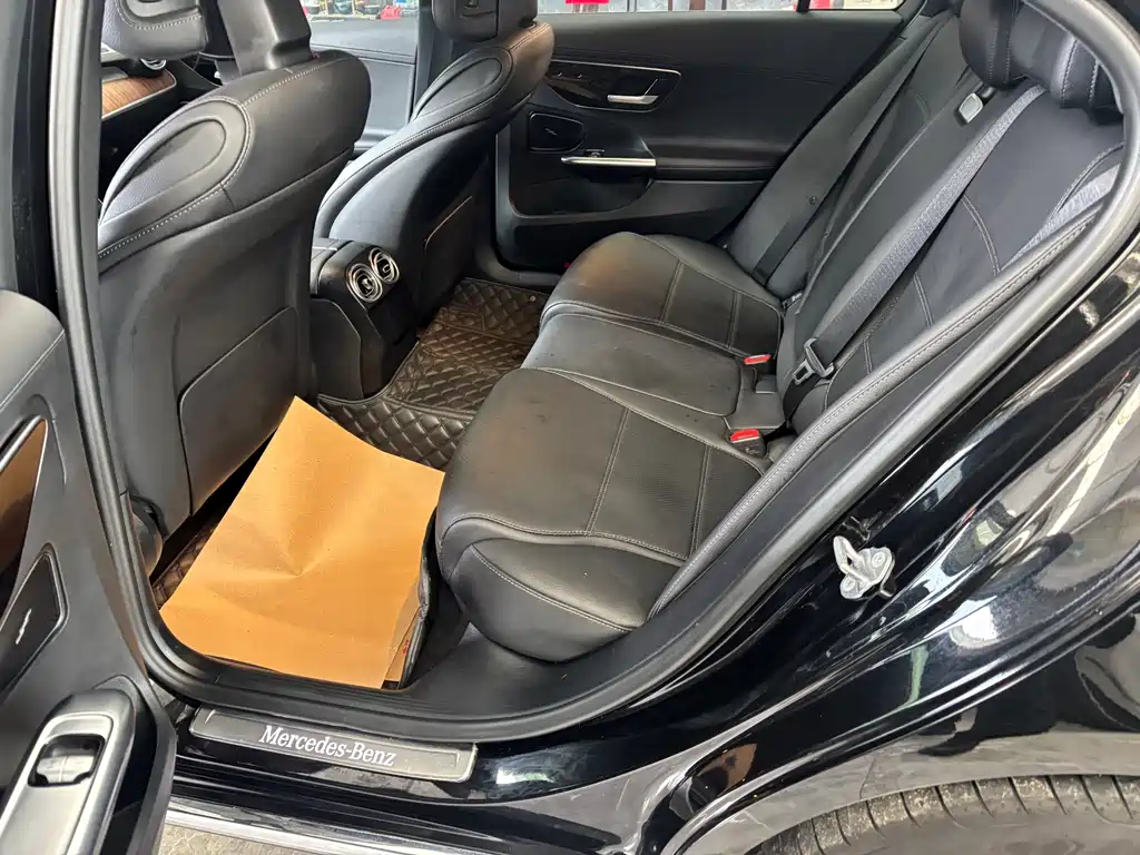 Mercedes-Benz C-Class 2023 — фото 14