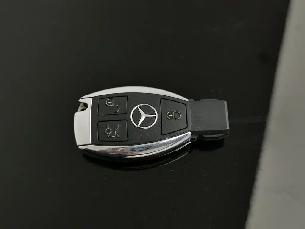 Mercedes-Benz R-Class 2016 — фото 19