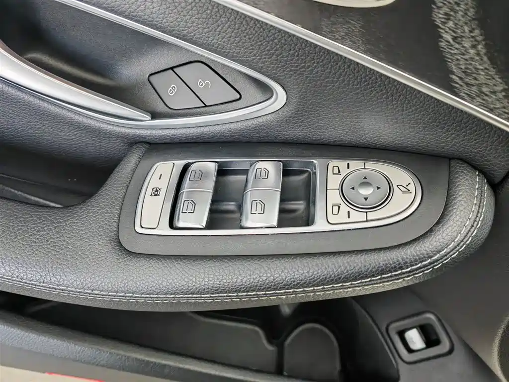 Mercedes-Benz C-Class 2017 — фото 9