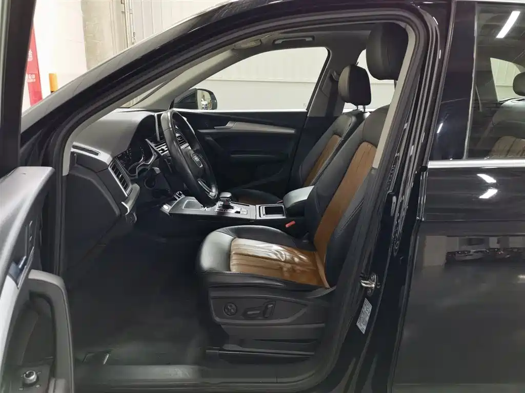 Audi Q5L 2020 — фото 10