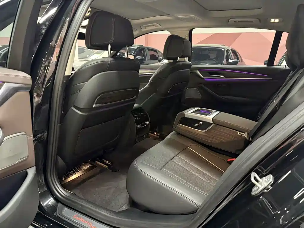 BMW 5 Series 2021