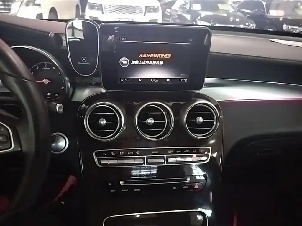Mercedes-Benz GLC 2016 — фото 13