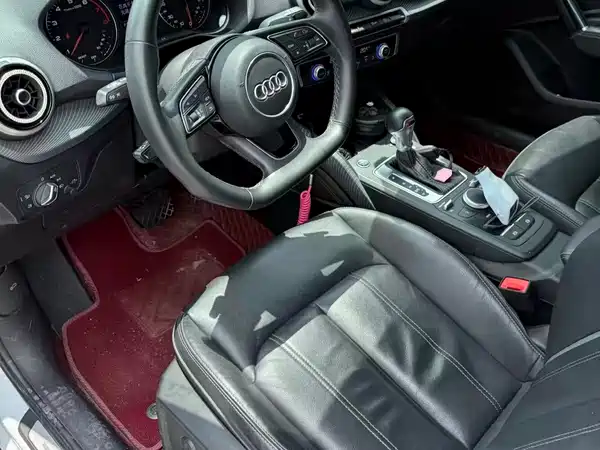 Audi Q2L 2023