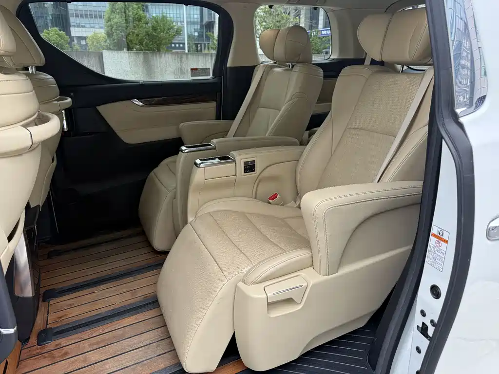 Toyota Alphard 2019 — фото 9