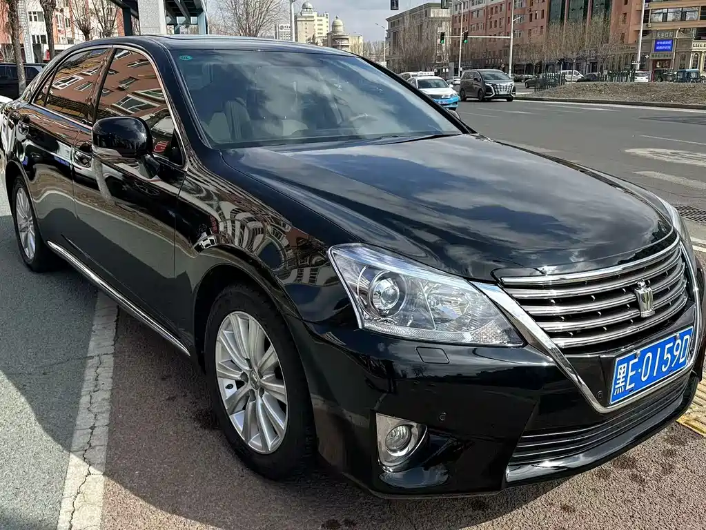 Toyota Crown 2014 — фото 3