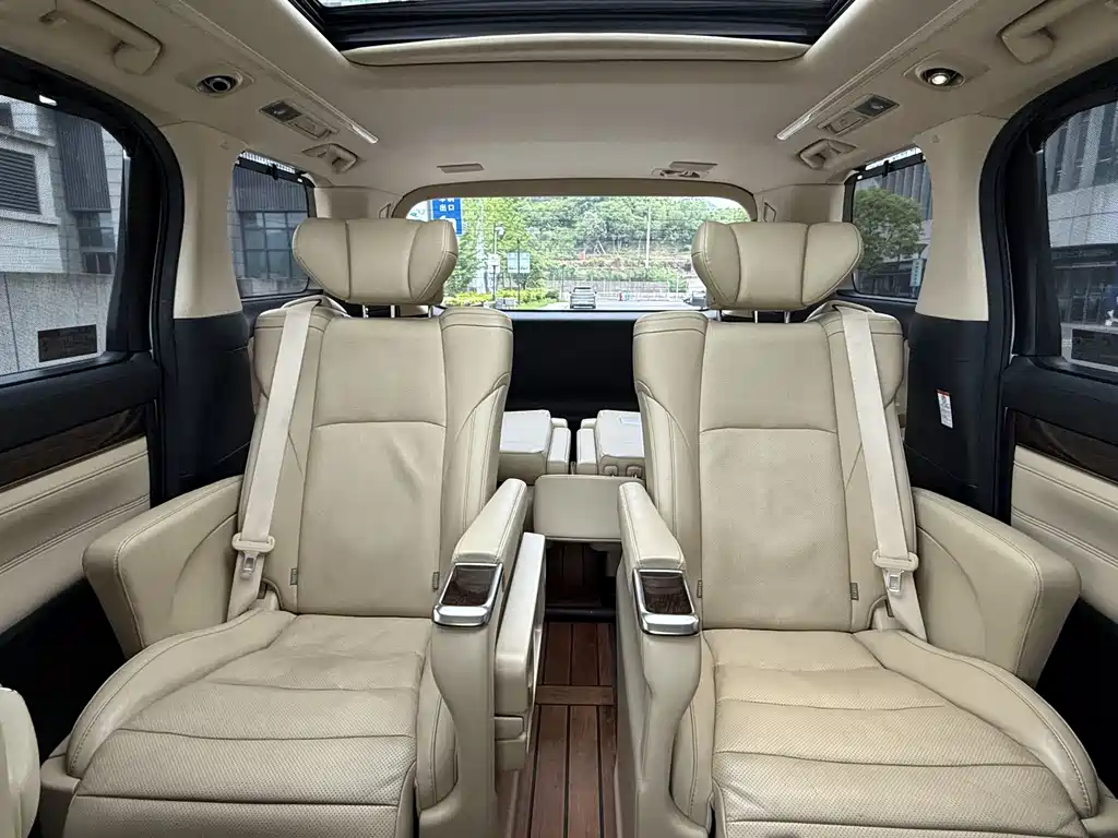 Toyota Alphard 2019 — фото 15
