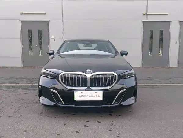 BMW i5 2025