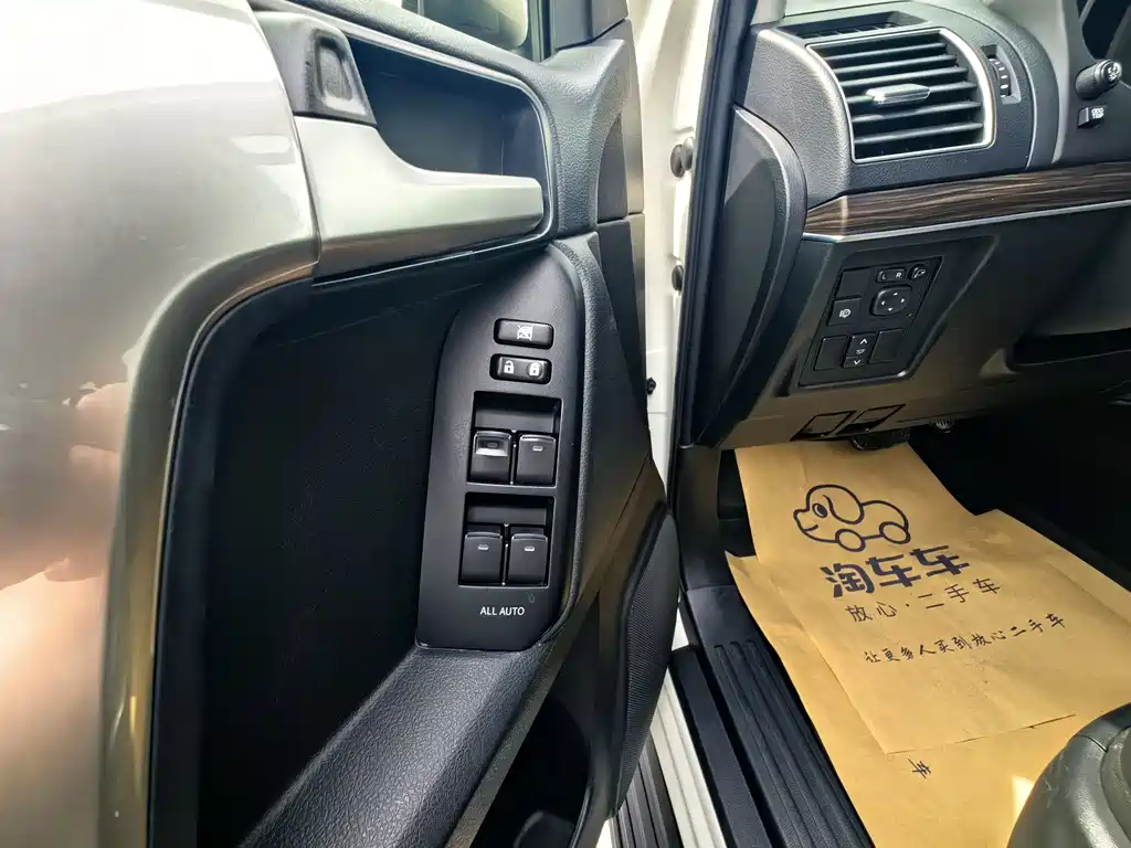 Toyota Prado 2019 — фото 24