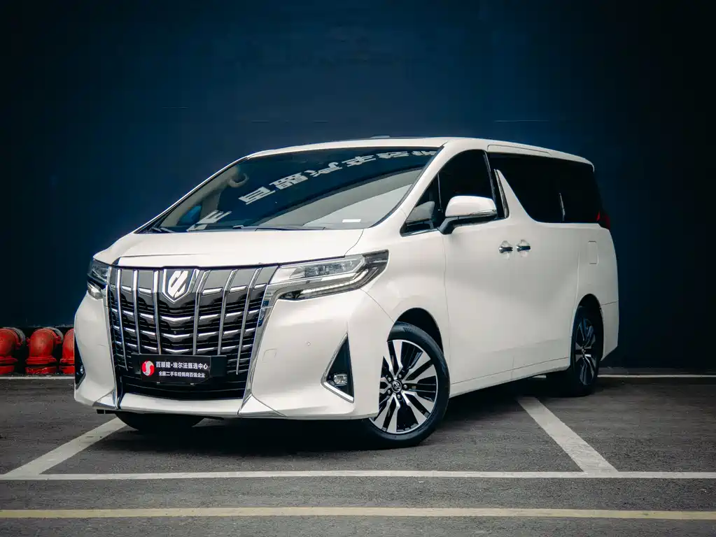 Toyota Alphard 2018 — фото 1