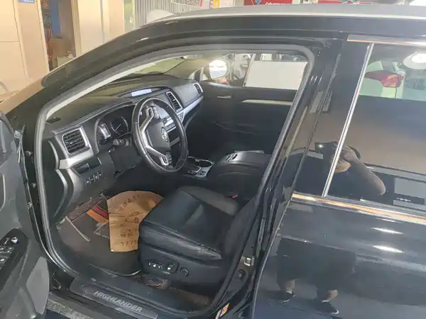 Toyota Highlander 2021