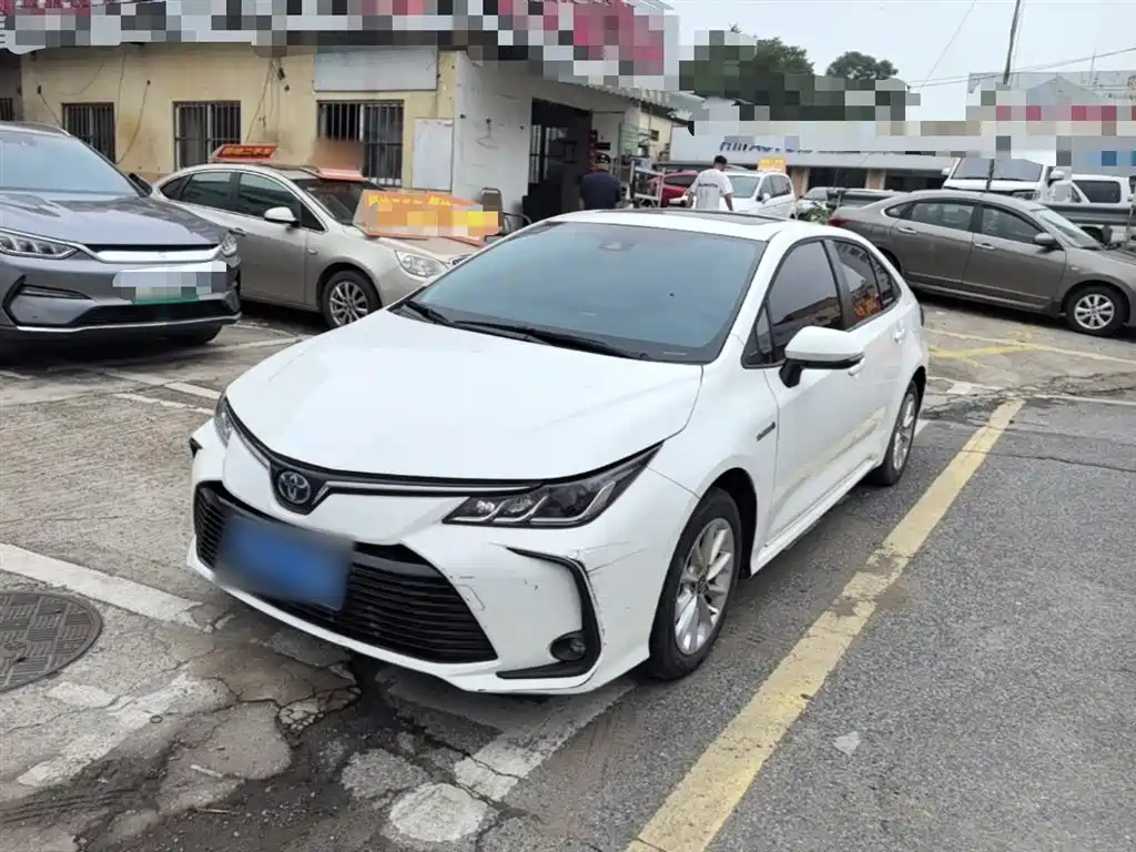 Toyota Corolla 2022 — фото 1