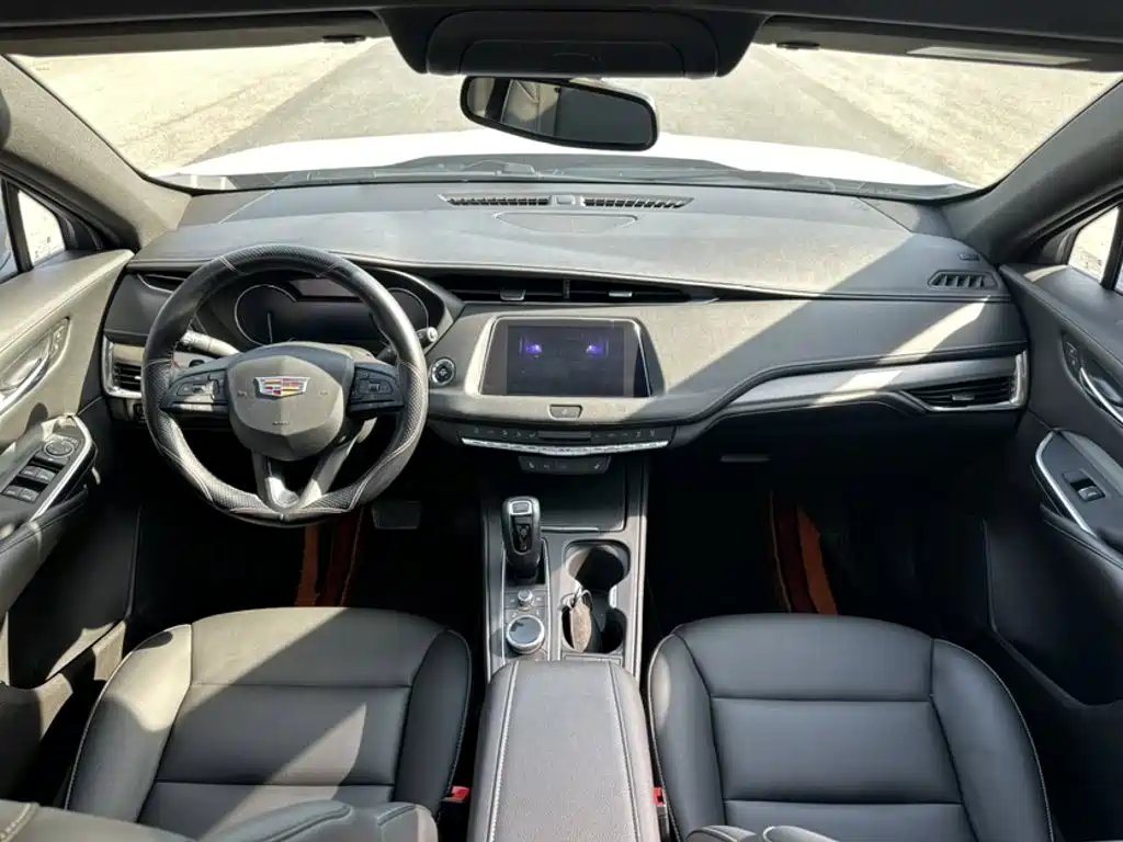 Cadillac XT4 2019 — фото 16