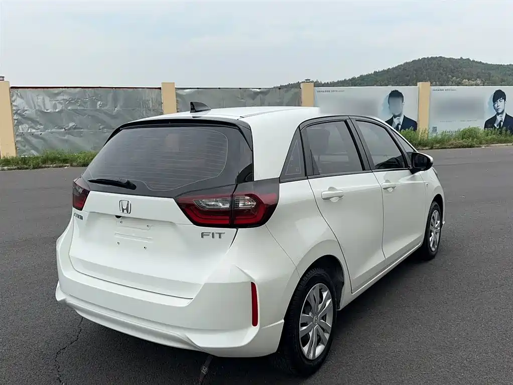 Honda Fit 2023 — фото 10