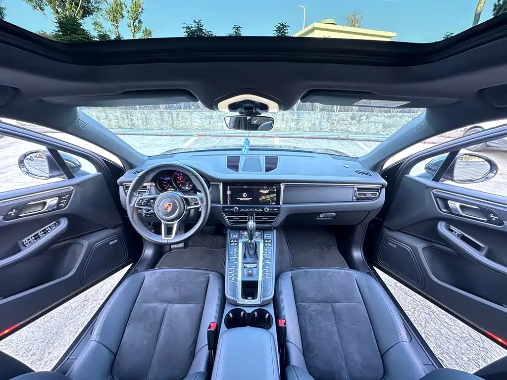 Porsche Macan 2019 — фото 11