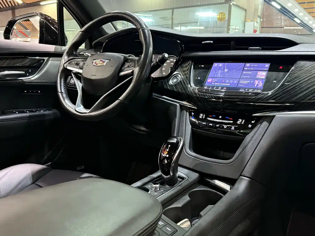 Cadillac XT6 2021 — фото 11