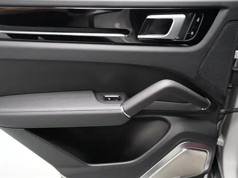 Porsche Cayenne 2020 — фото 16