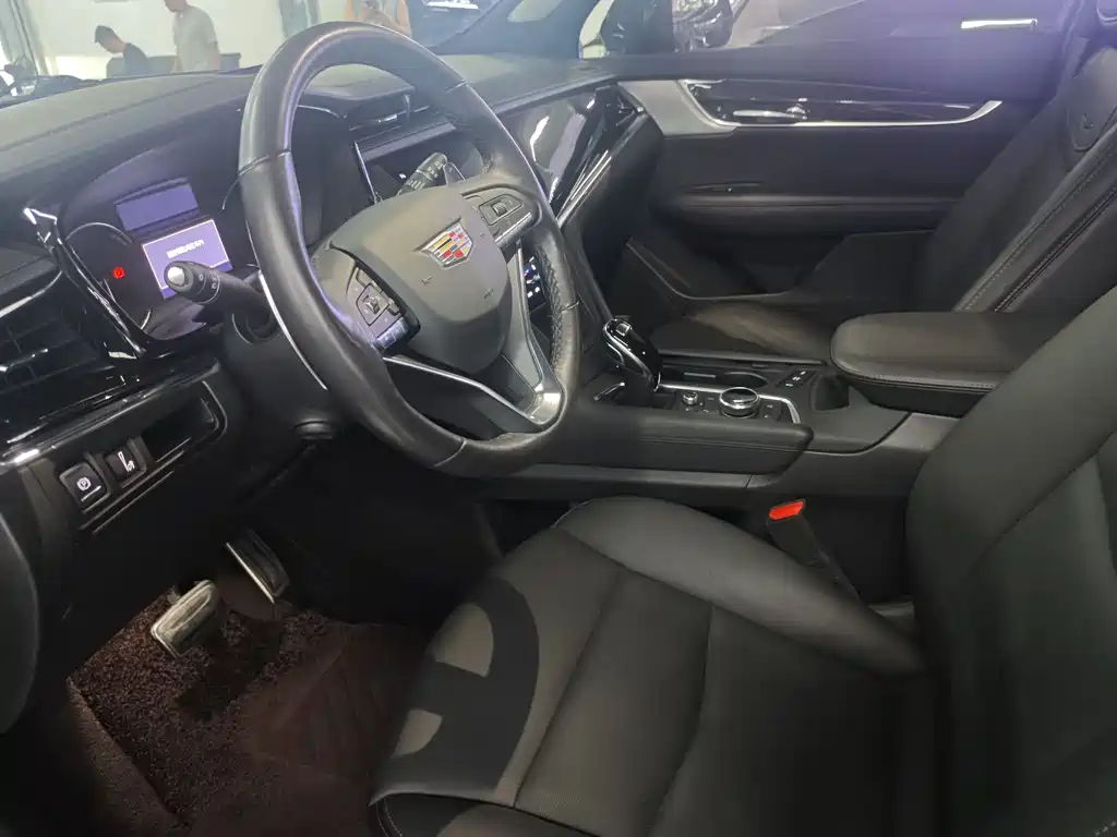Cadillac XT6 2021 — фото 10