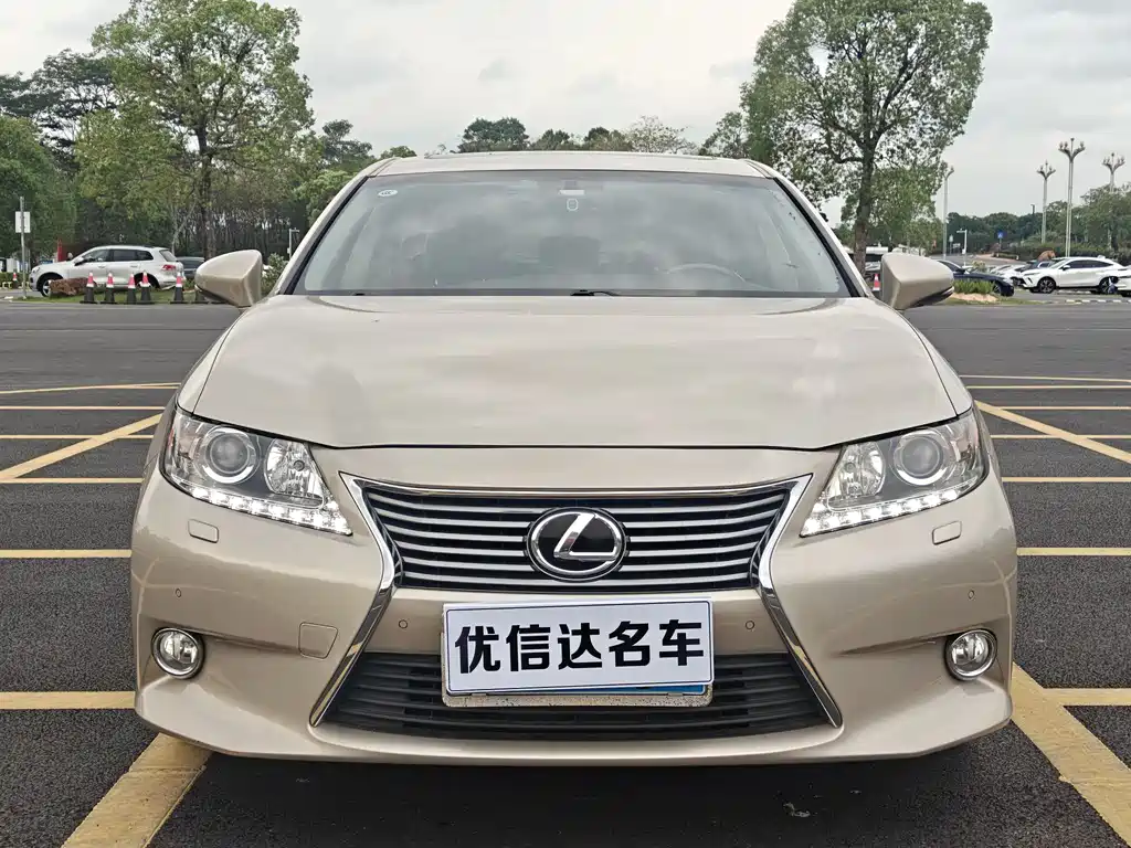 Lexus ES 2013 — фото 2