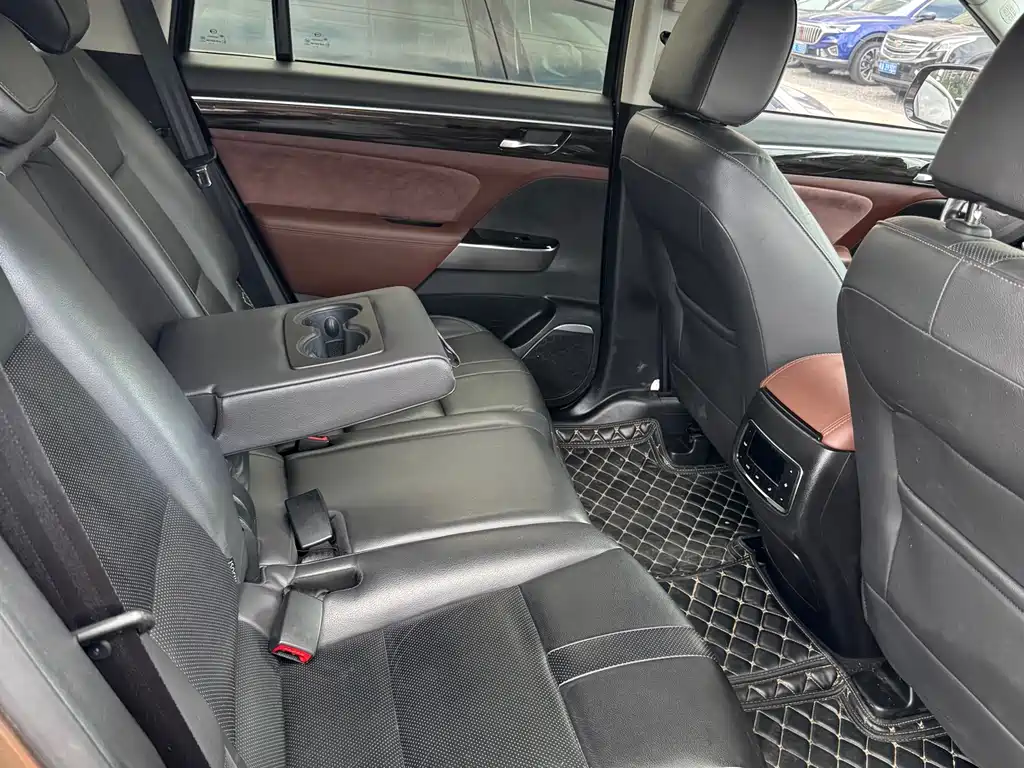 GAC Motor Trumpchi GS8 2017 — фото 16