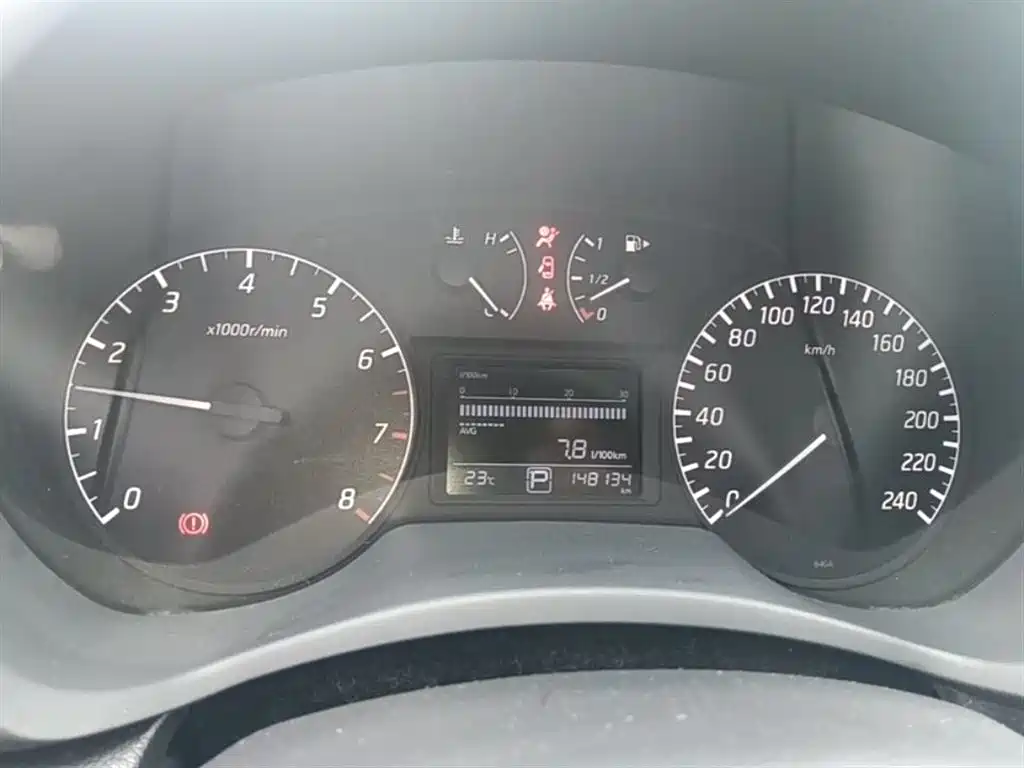 Nissan Sylphy 2015 — фото 12