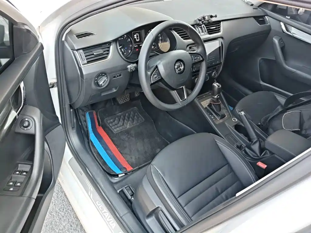 Skoda Octavia 2016 — фото 16
