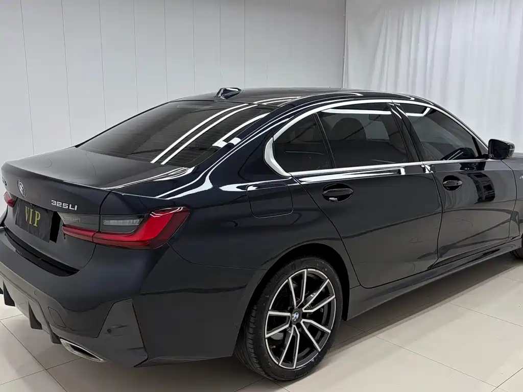 BMW 3 Series 2023