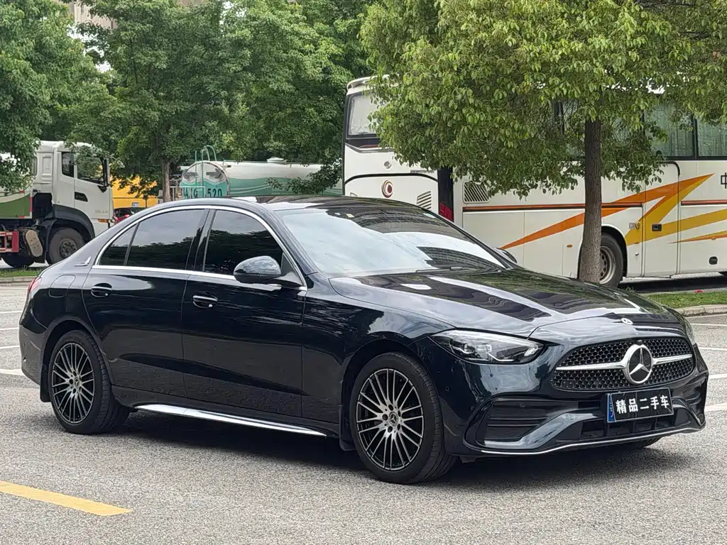 Mercedes-Benz C-Class 2024 — фото 3